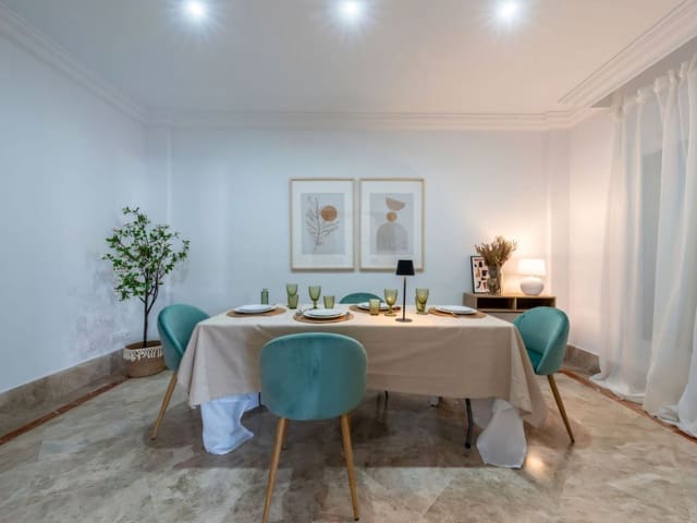 3 soverom Kjedet enebolig til salgs i Santa Clara, Marbella med svømmebasseng garasje - € 849 000 (Ref: 9499627)