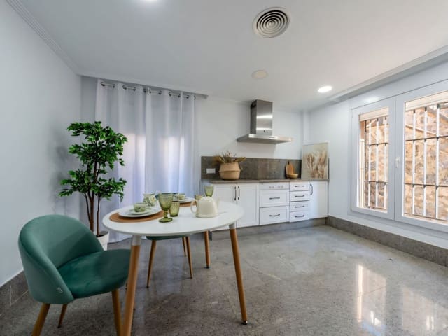 3 soverom Kjedet enebolig til salgs i Santa Clara, Marbella med svømmebasseng garasje - € 849 000 (Ref: 9499627)