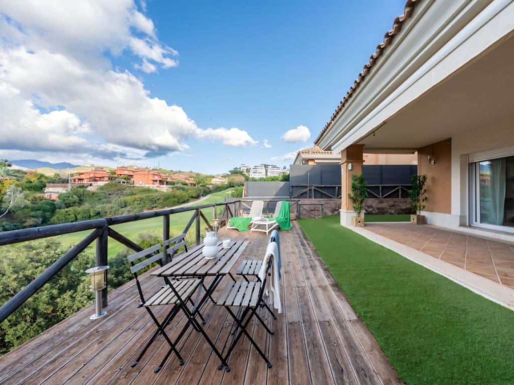 3 soverom Kjedet enebolig til salgs i Marbella med svømmebasseng garasje - € 849 000 (Ref: 9499627)