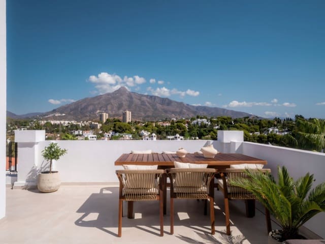 3 soverom Penthouse til salgs i Nueva Andalucia, Marbella med svømmebasseng - € 1 550 000 (Ref: 9501811)