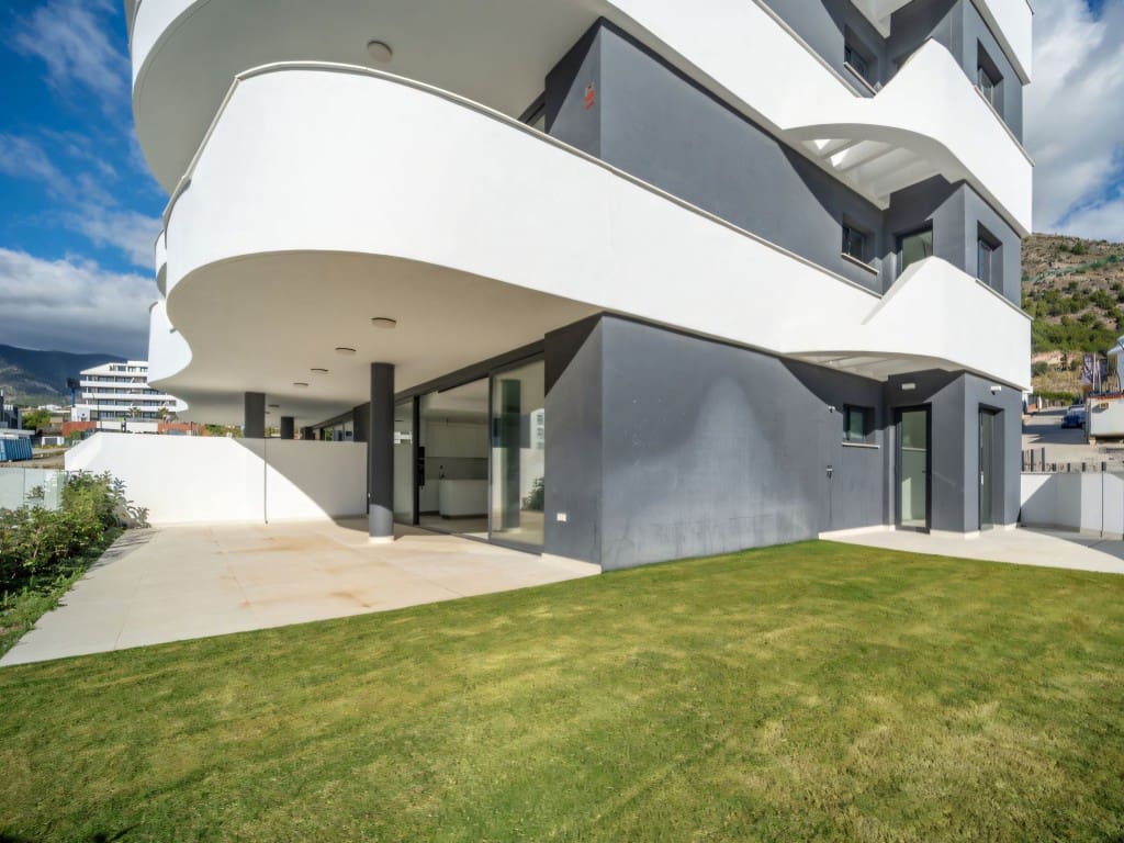 2 Zimmer Apartment zu verkaufen in Fuengirola mit Pool - 630.000 € (Ref: 9503799)