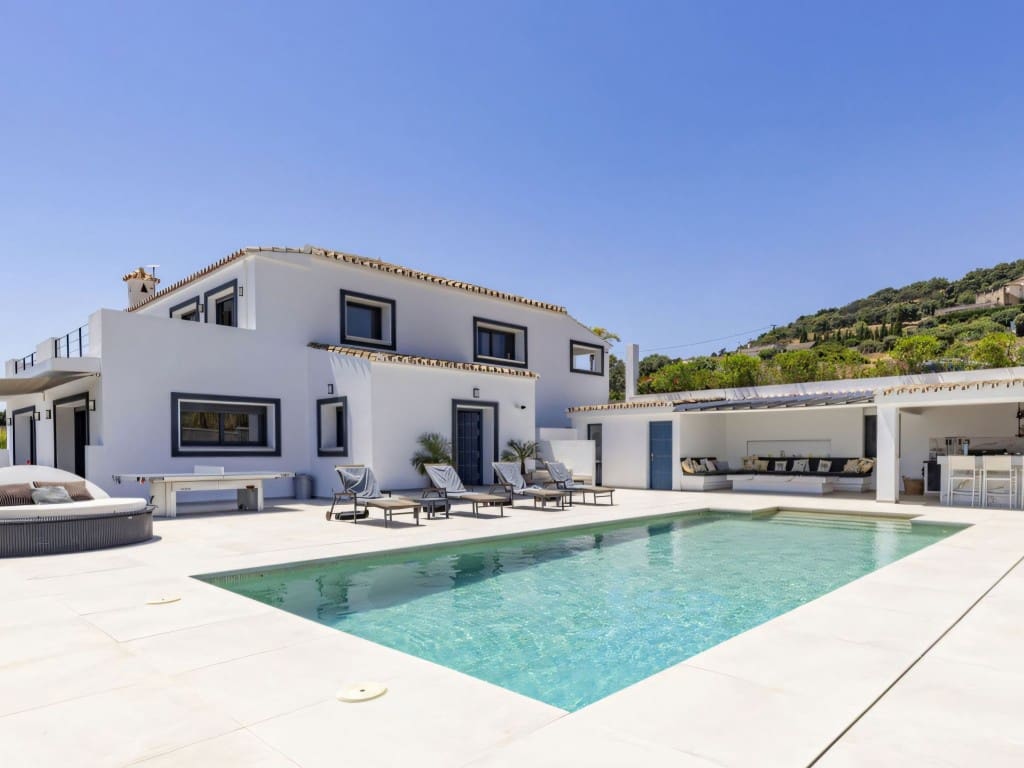 4 chambre Villa/Maison à vendre à Casares avec piscine garage - 2 250 000 € (Ref: 9503800)