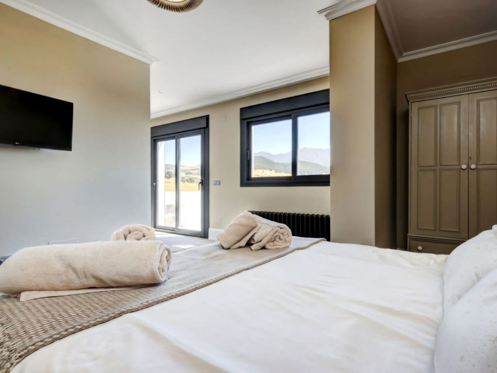 4 chambre Villa/Maison à vendre à Casares avec piscine garage - 2 250 000 € (Ref: 9503800)