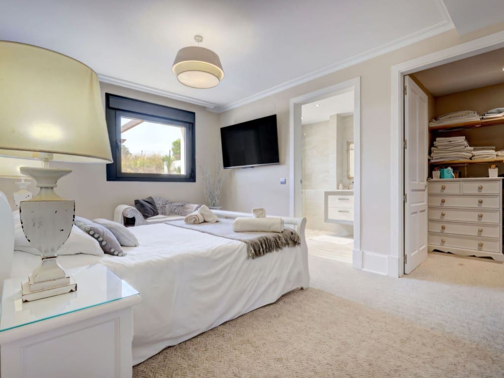 4 chambre Villa/Maison à vendre à Casares avec piscine garage - 2 250 000 € (Ref: 9503800)