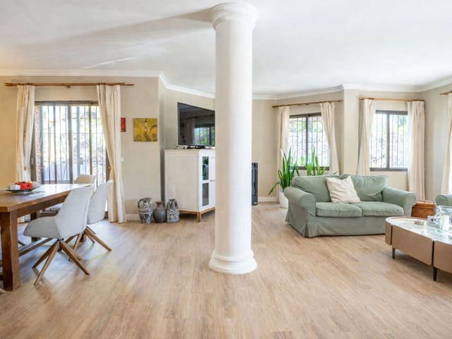 5 chambre Villa/Maison à vendre à Nueva Andalucia, Marbella avec piscine garage - 1 700 000 € (Ref: 9511952)