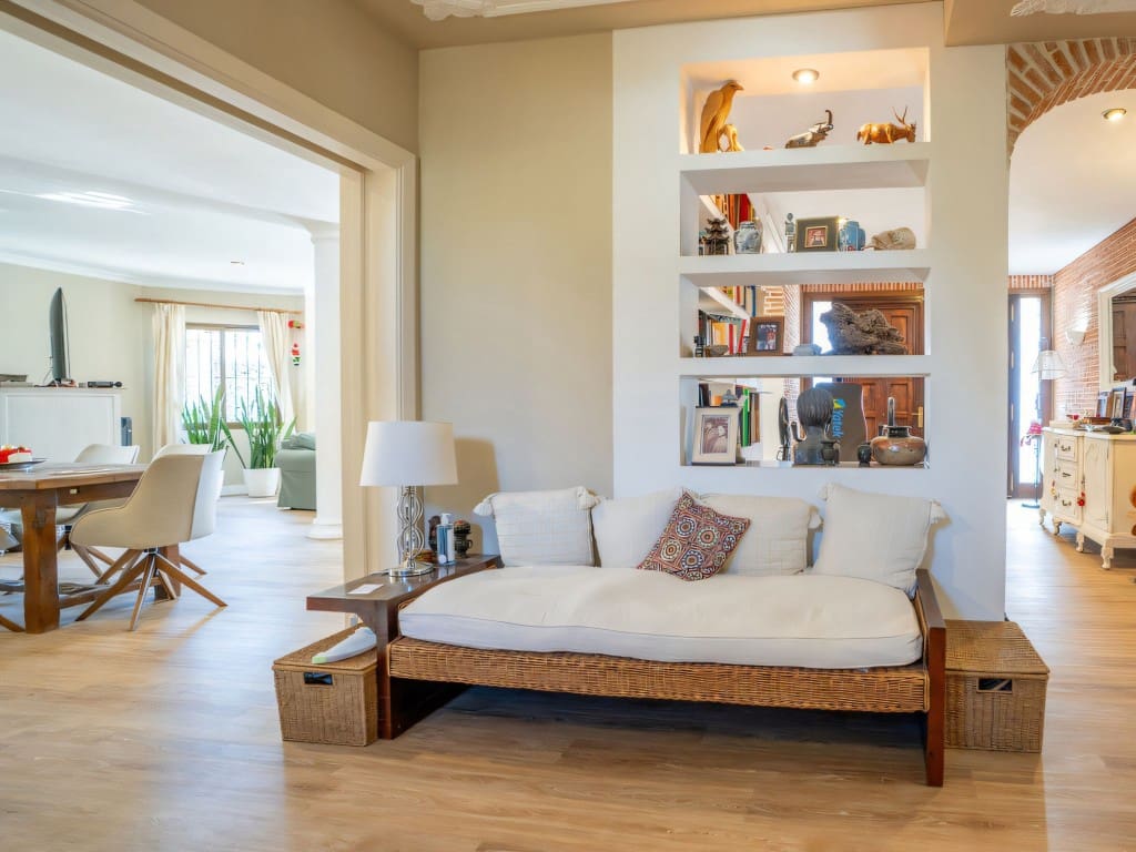 5 bedroom Villa for sale in Nueva Andalucia with pool garage - € 1,700,000 (Ref: 9511952)