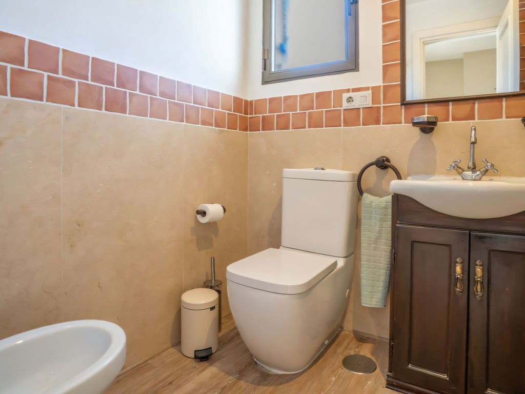 5 bedroom Villa for sale in Nueva Andalucia with pool garage - € 1,700,000 (Ref: 9511952)