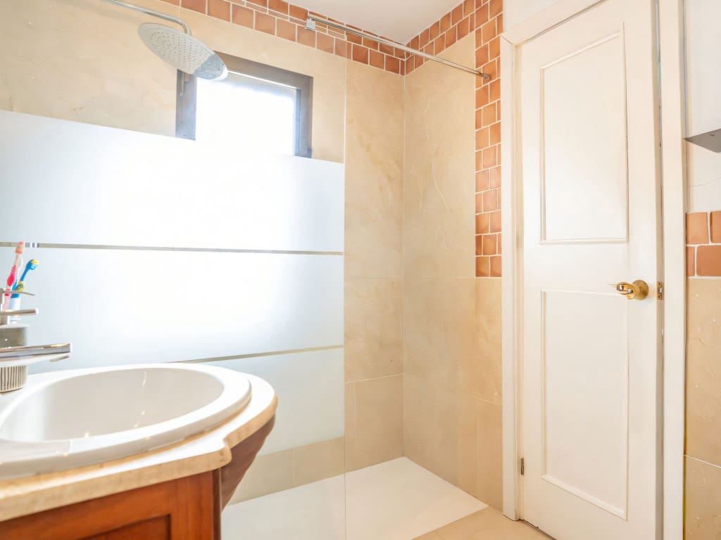 5 bedroom Villa for sale in Nueva Andalucia with pool garage - € 1,700,000 (Ref: 9511952)