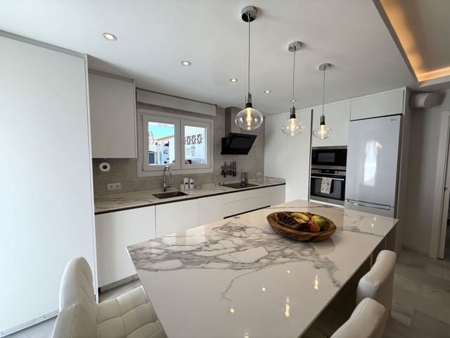 3 chambre Penthouse à vendre à Estepona - 489 500 € (Ref: 9511953)