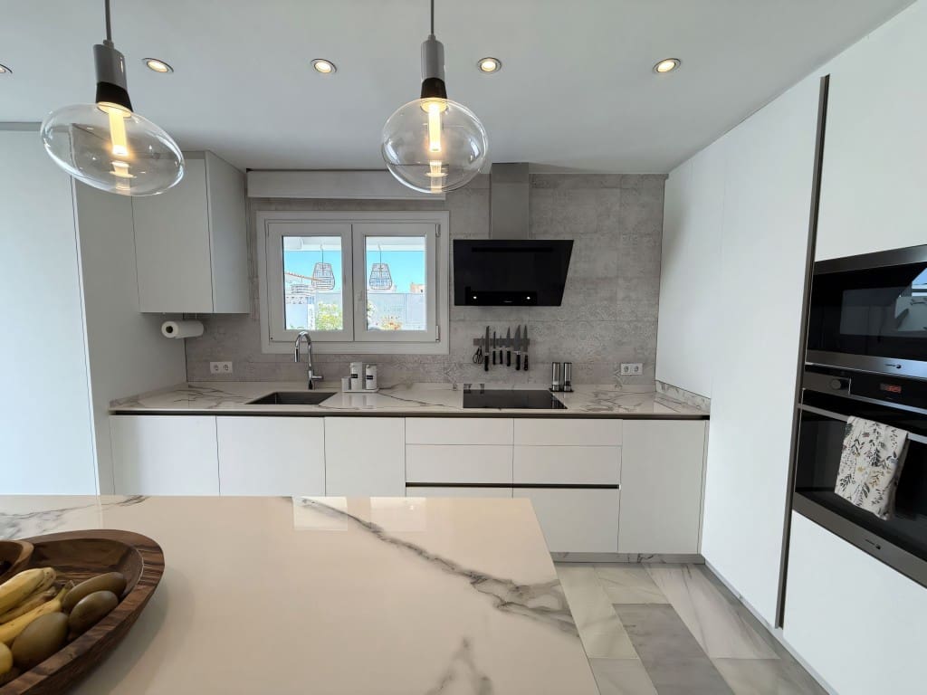 3 chambre Penthouse à vendre à Estepona - 489 500 € (Ref: 9511953)