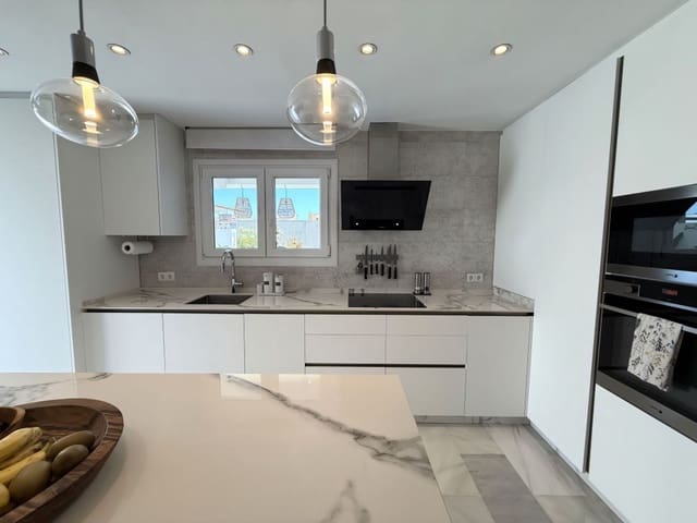 3 chambre Penthouse à vendre à Estepona - 489 500 € (Ref: 9511953)