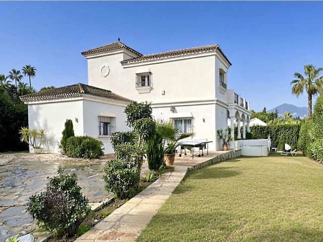 5 chambre Villa/Maison à vendre à Nueva Andalucia, Marbella avec piscine garage - 1 695 000 € (Ref: 9518399)