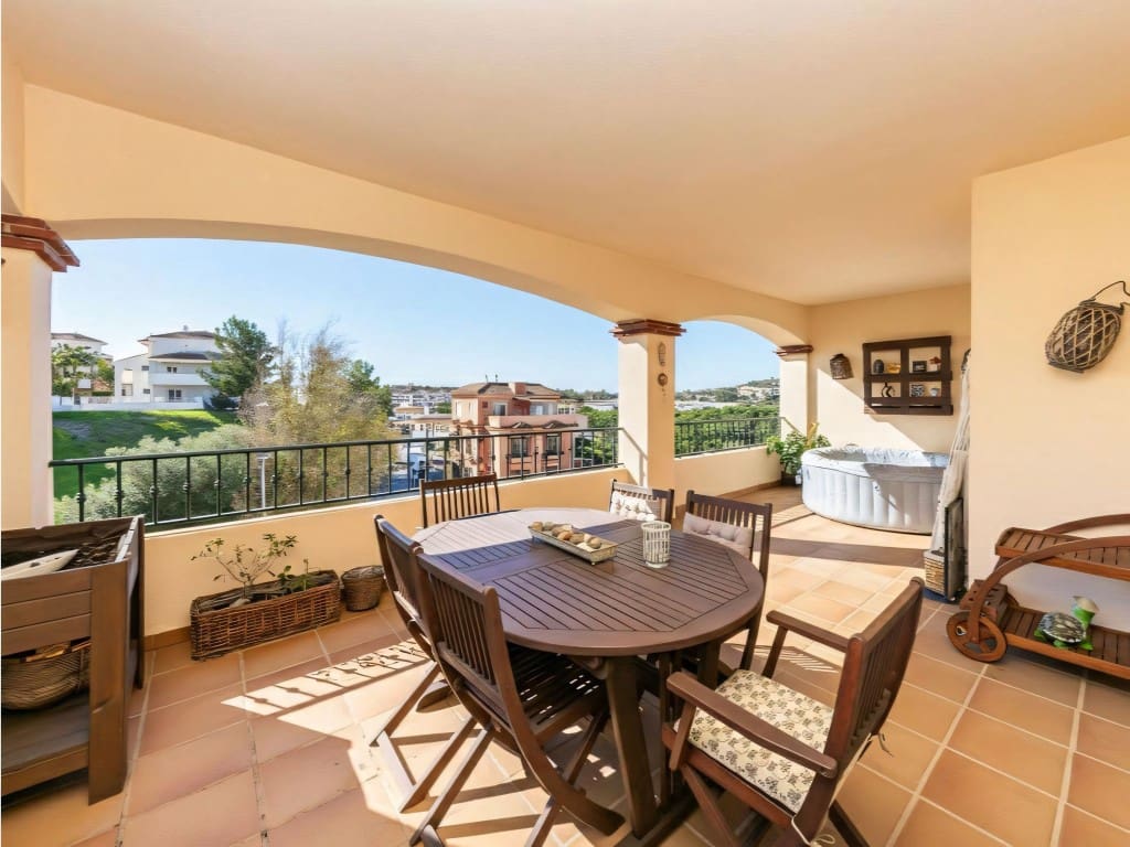 2 soveværelse Lejlighed til salg i La Cala Hills med swimmingpool - € 360.000 (Ref: 9521197)