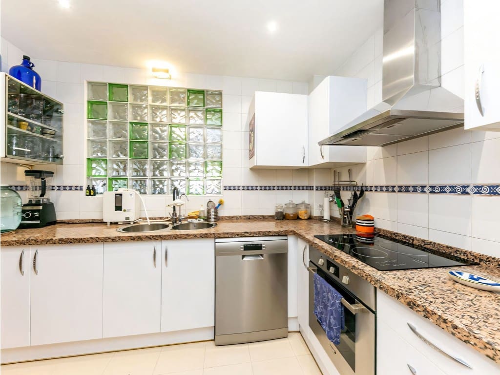 2 soveværelse Lejlighed til salg i La Cala Hills med swimmingpool - € 360.000 (Ref: 9521197)