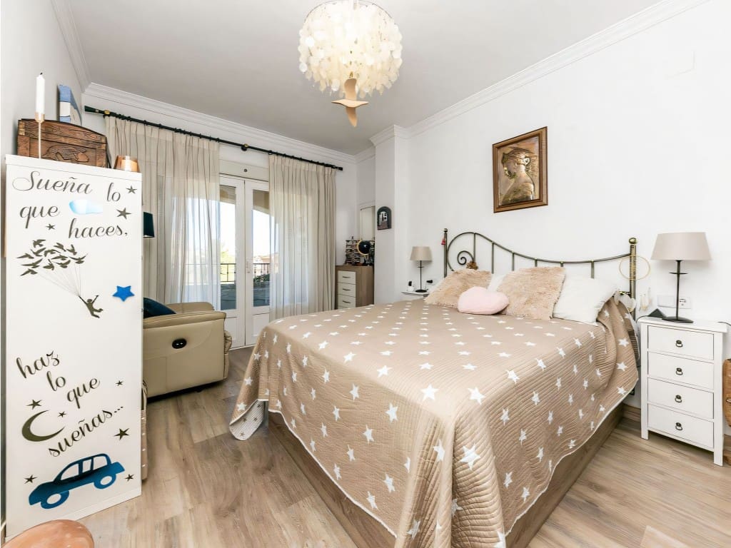 2 soveværelse Lejlighed til salg i La Cala Hills med swimmingpool - € 360.000 (Ref: 9521197)