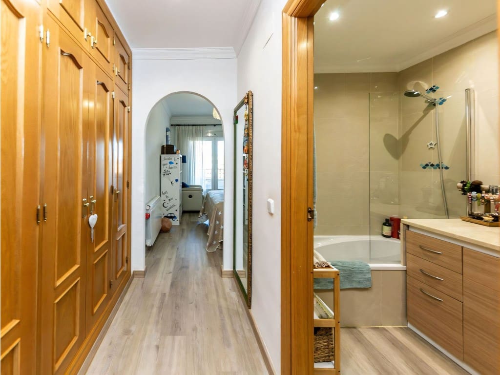 2 soveværelse Lejlighed til salg i La Cala Hills med swimmingpool - € 360.000 (Ref: 9521197)