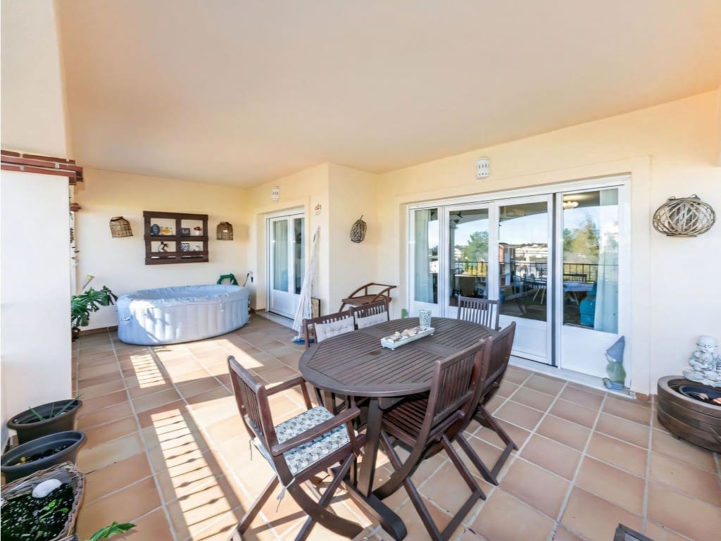 2 soveværelse Lejlighed til salg i La Cala Hills med swimmingpool - € 360.000 (Ref: 9521197)