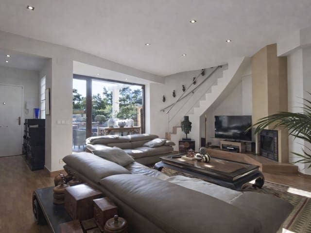 3 chambre Villa/Maison à vendre à Benalmádena avec piscine garage - 670 000 € (Ref: 9523916)