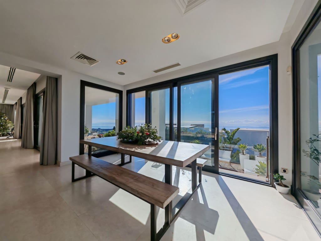 5 sypialnia Willa na sprzedaż w Los Monteros z basenem garażem - 2 950 000 € (Ref: 9523917)