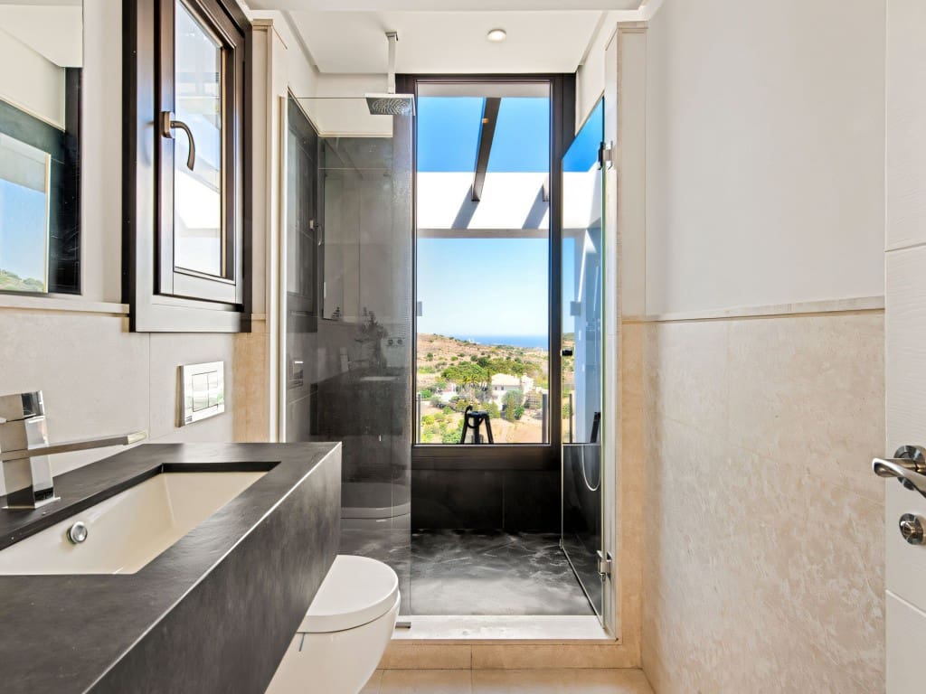 5 sypialnia Willa na sprzedaż w Los Monteros z basenem garażem - 2 950 000 € (Ref: 9523917)