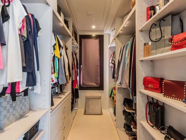 5 chambre Villa/Maison à vendre à Los Monteros, Marbella avec piscine garage - 2 950 000 € (Ref: 9523917)