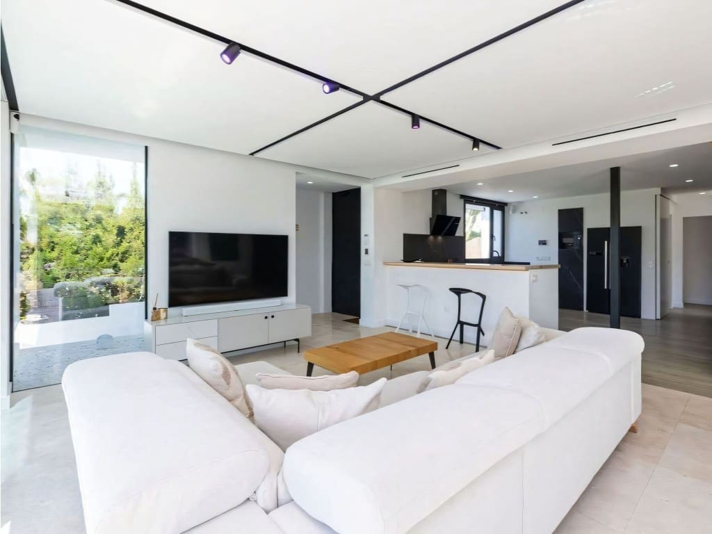 Chalet de 3 habitaciones en Mijas Costa en venta con piscina - 720.000 € (Ref: 9526054)