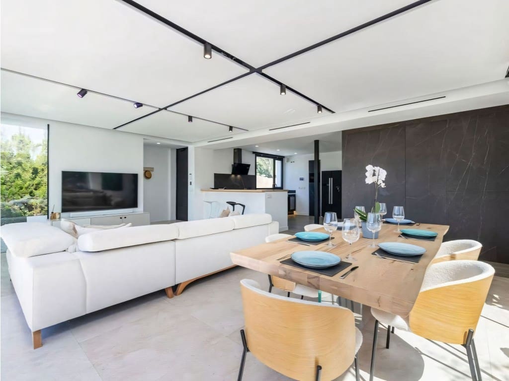 Chalet de 3 habitaciones en Mijas Costa en venta con piscina - 720.000 € (Ref: 9526054)