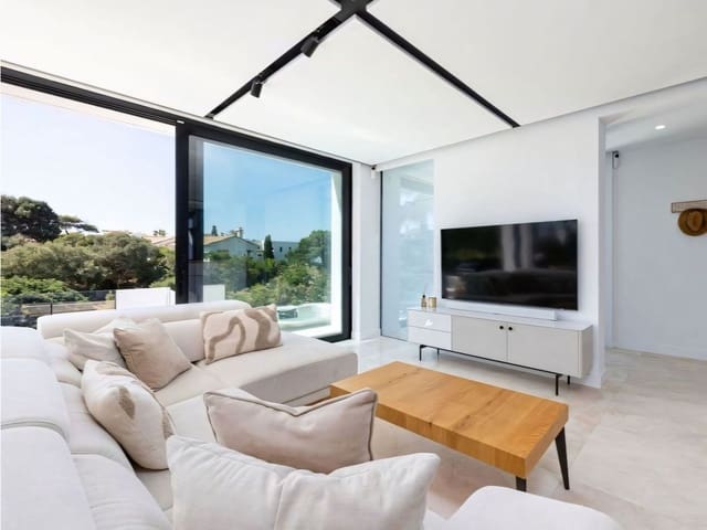 Chalet de 3 habitaciones en Mijas Costa, Mijas en venta con piscina - 720.000 € (Ref: 9526054)