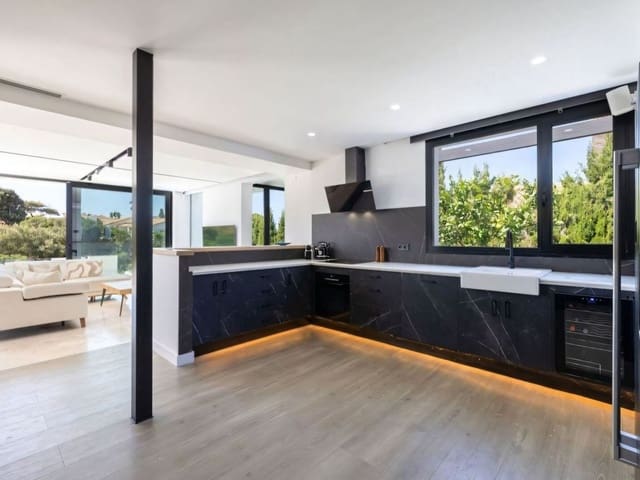 Chalet de 3 habitaciones en Mijas Costa, Mijas en venta con piscina - 720.000 € (Ref: 9526054)