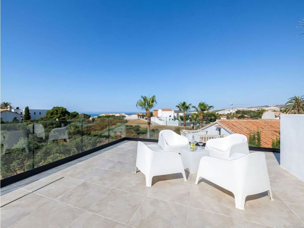 Chalet de 3 habitaciones en Mijas Costa en venta con piscina - 720.000 € (Ref: 9526054)