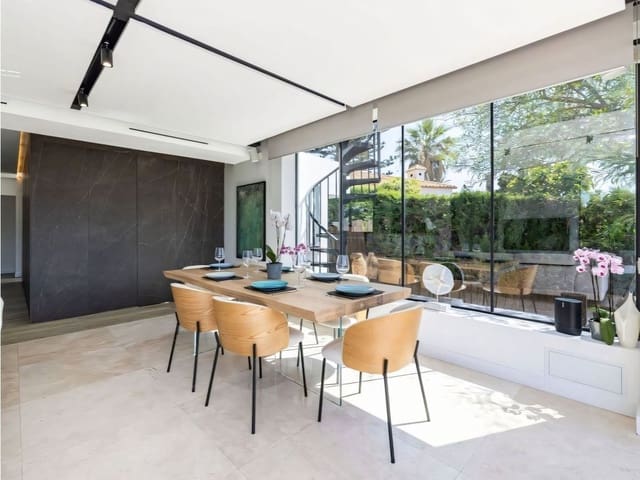 Chalet de 3 habitaciones en Mijas Costa, Mijas en venta con piscina - 720.000 € (Ref: 9526054)