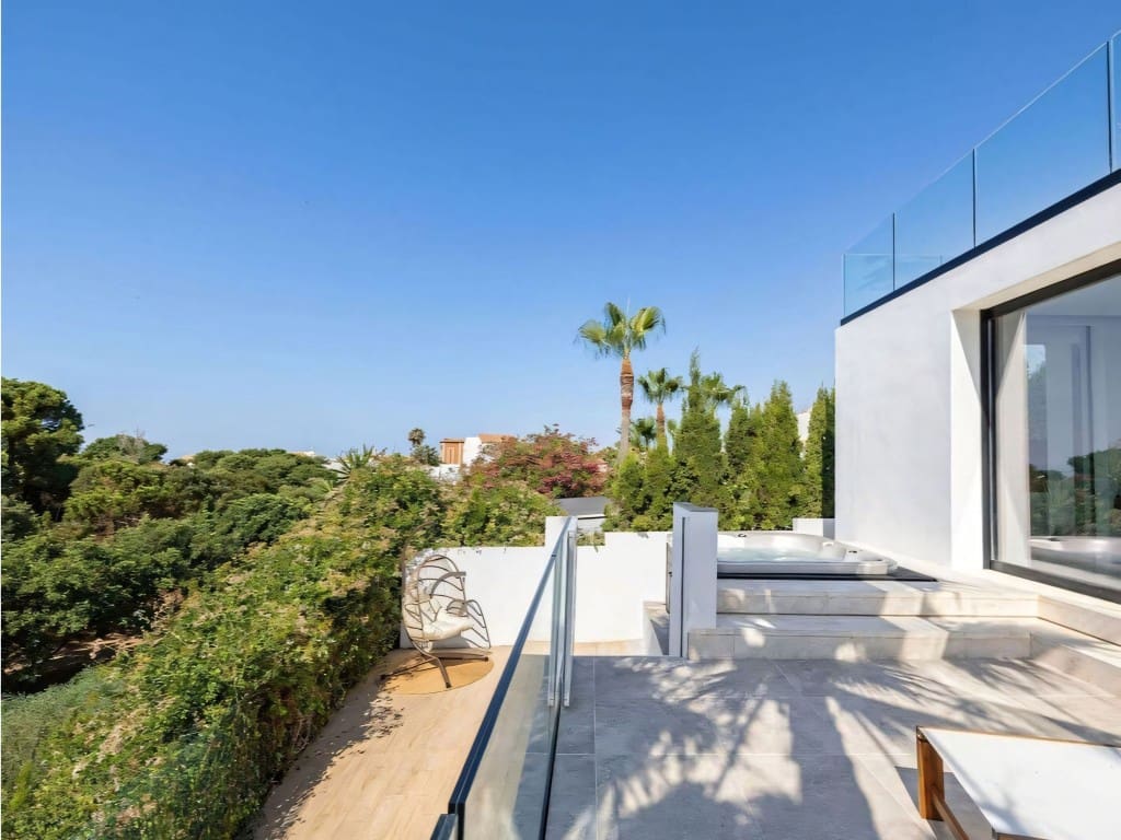 Chalet de 3 habitaciones en Mijas Costa en venta con piscina - 720.000 € (Ref: 9526054)