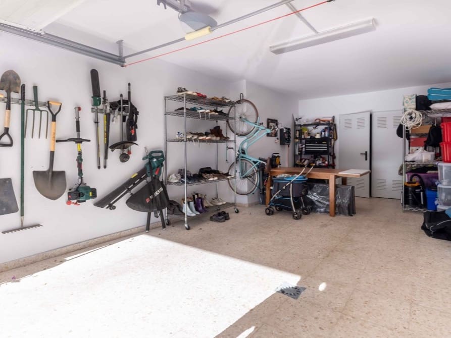 4 soveværelse Villa til salg i New Golden Mile med swimmingpool garage - € 1.299.000 (Ref: 9529384)