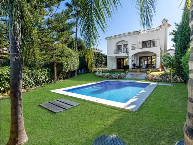 4 soveværelse Villa til salg i New Golden Mile, Estepona med swimmingpool garage - € 1.299.000 (Ref: 9529384)