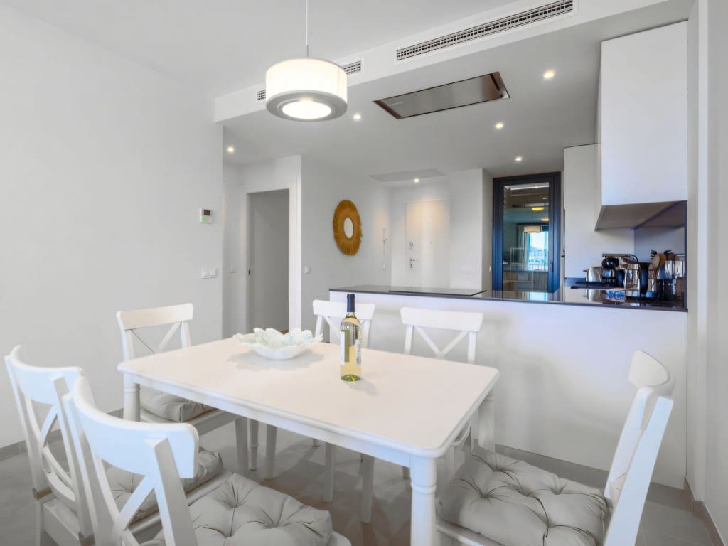 2 makuuhuone Huoneisto myytävänä paikassa La Cala de Mijas mukana uima-altaan - 387 000 € (Ref: 9529385)