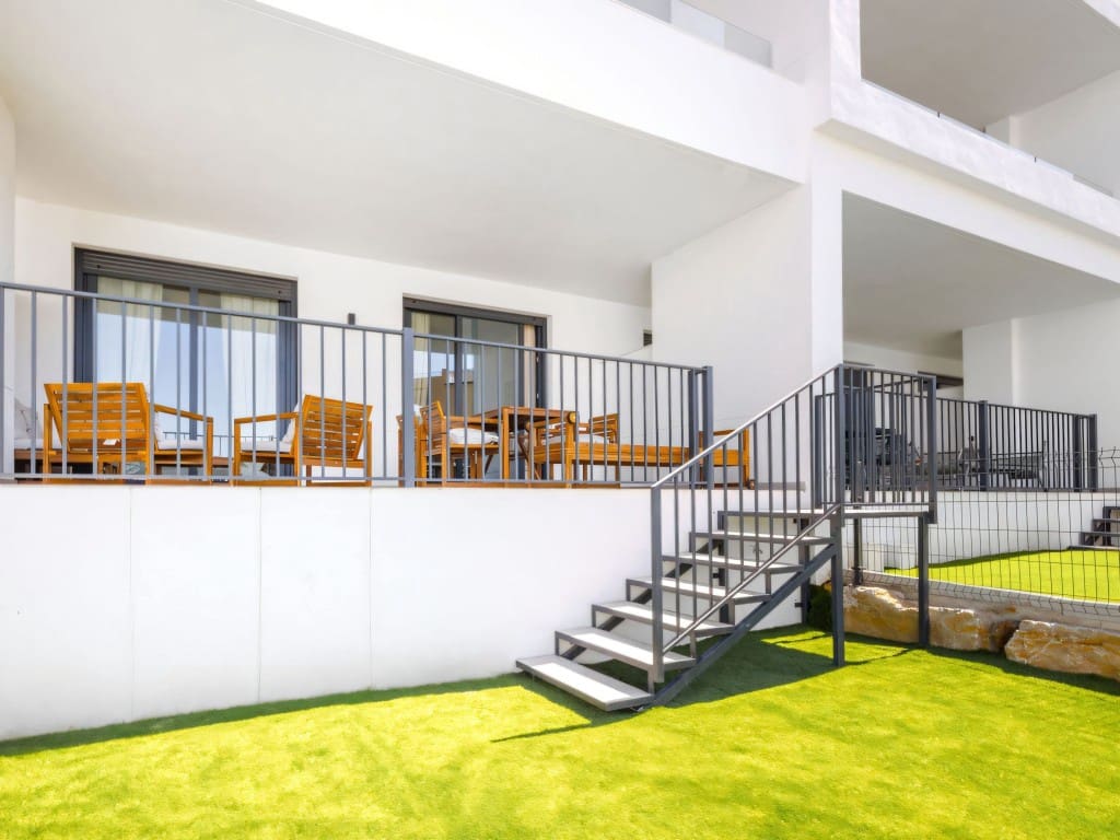 2 makuuhuone Huoneisto myytävänä paikassa La Cala de Mijas mukana uima-altaan - 387 000 € (Ref: 9529385)