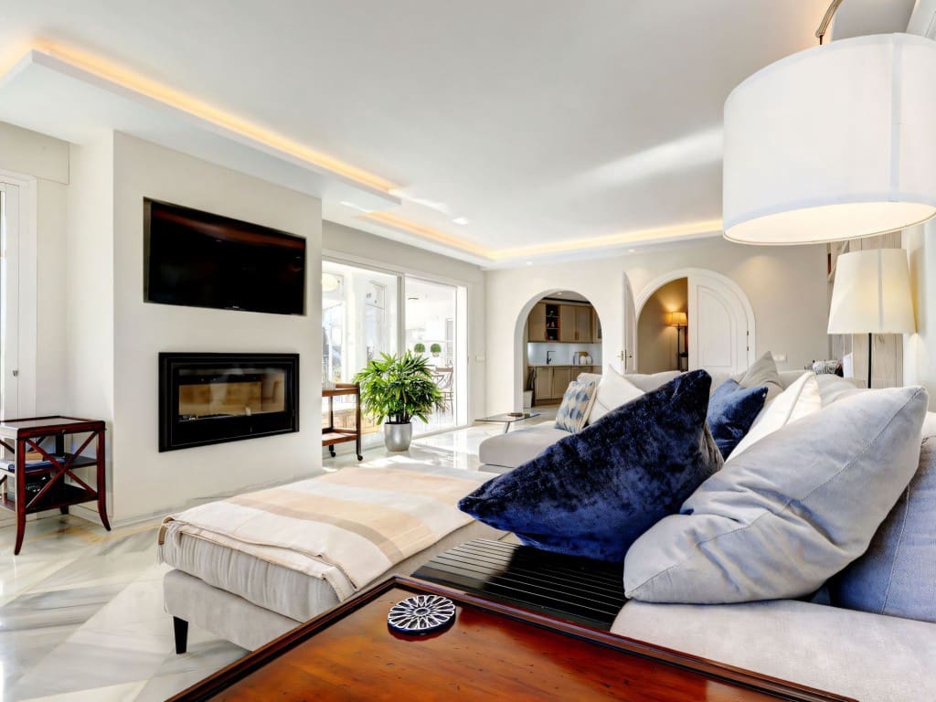 4 slaapkamer Villa te koop in Calahonda met zwembad garage - € 1.275.000 (Ref: 9529386)