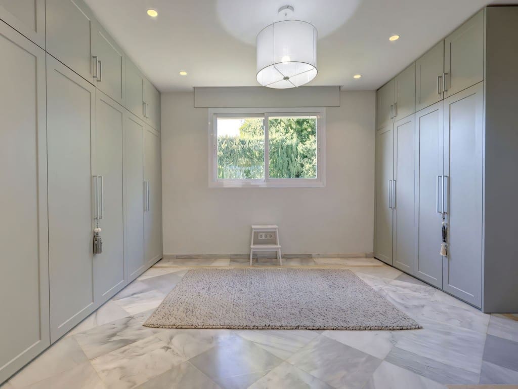 4 slaapkamer Villa te koop in Calahonda met zwembad garage - € 1.275.000 (Ref: 9529386)