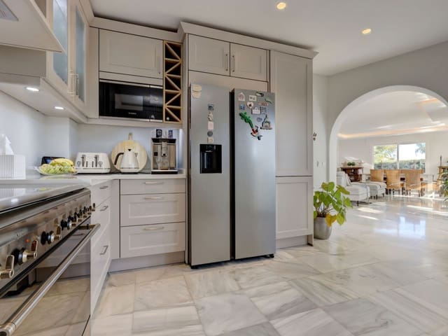 4 slaapkamer Villa te koop in Calahonda, Mijas met zwembad garage - € 1.275.000 (Ref: 9529386)