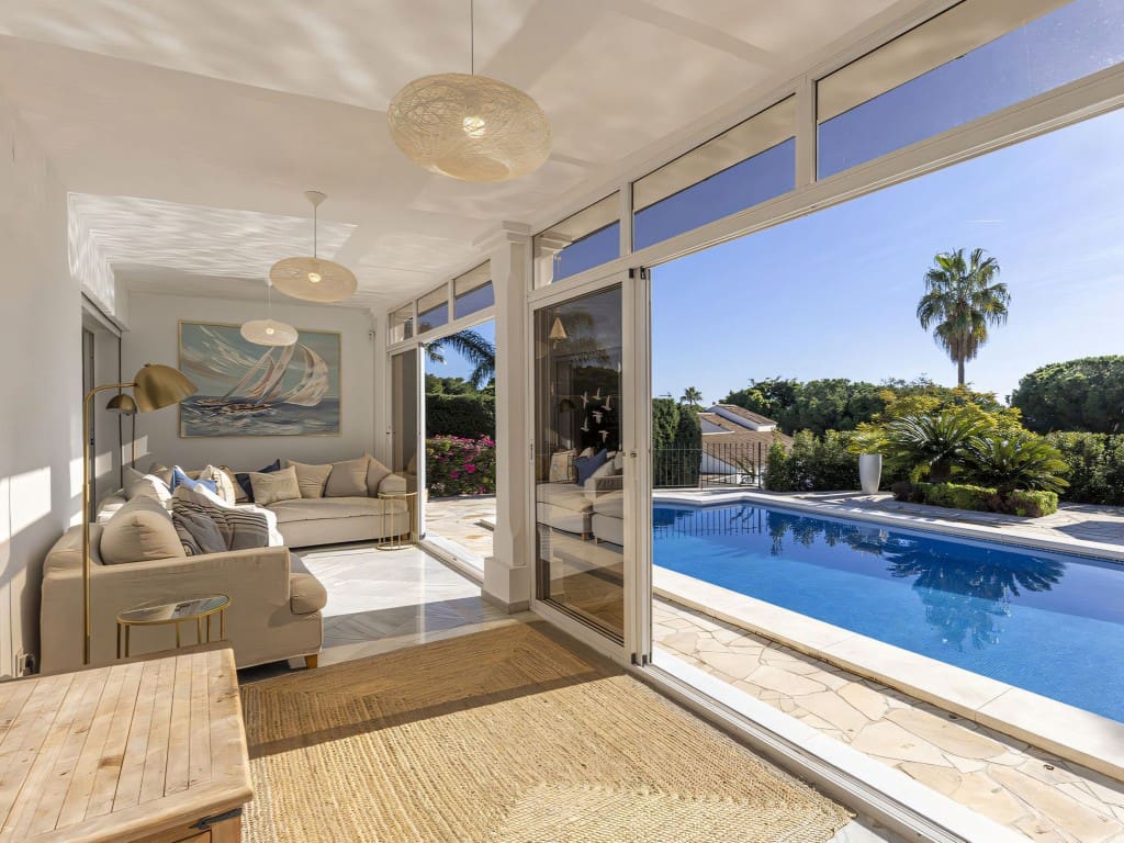 4 slaapkamer Villa te koop in Calahonda met zwembad garage - € 1.275.000 (Ref: 9529386)