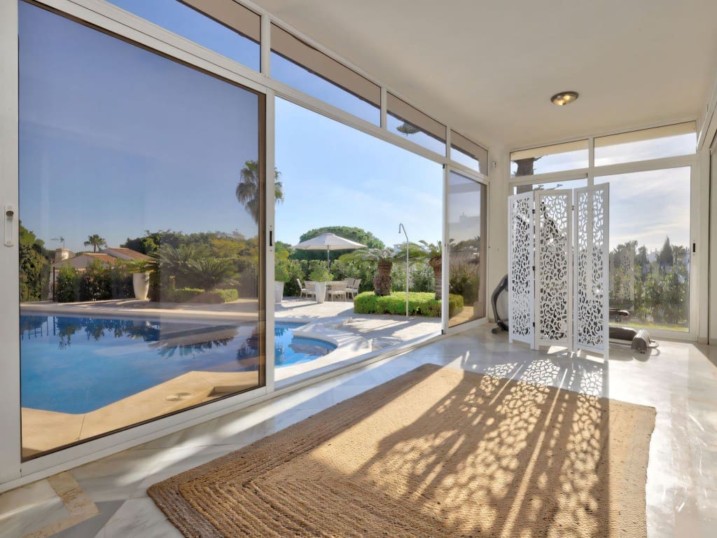 4 slaapkamer Villa te koop in Calahonda met zwembad garage - € 1.275.000 (Ref: 9529386)