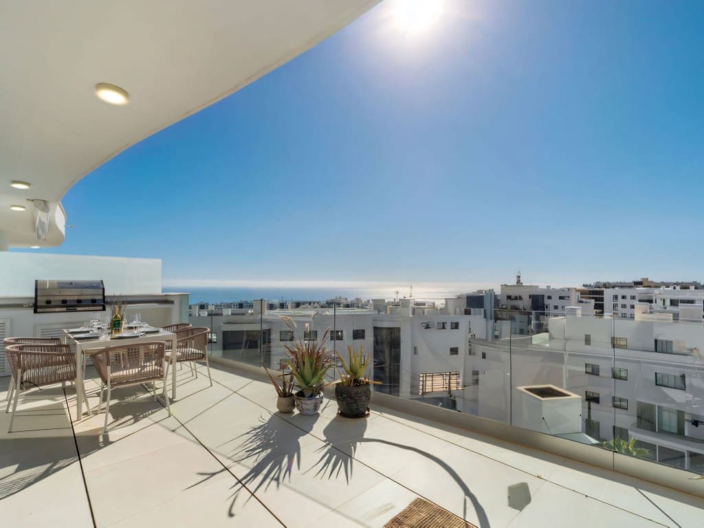 Apartamento de 2 habitaciones en Fuengirola en venta con piscina - 630.000 € (Ref: 9533137)