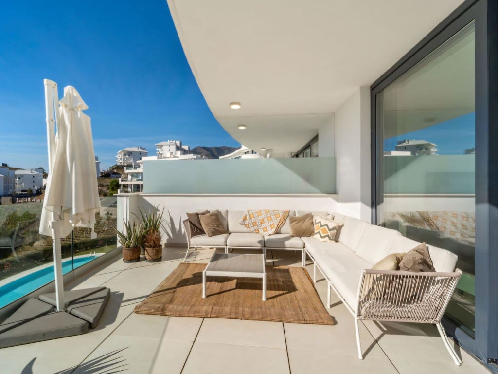 Apartamento de 2 habitaciones en Fuengirola en venta con piscina - 630.000 € (Ref: 9533137)