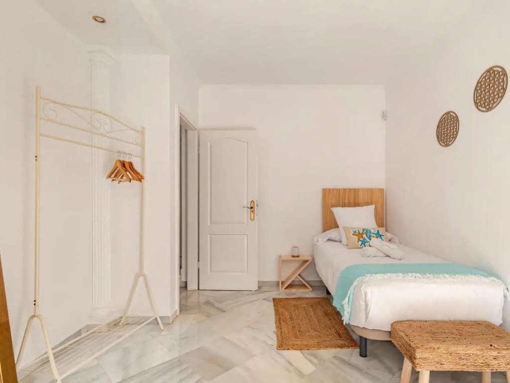 4 bedroom Villa for sale in Marbella with pool garage - € 1,750,000 (Ref: 9537184)