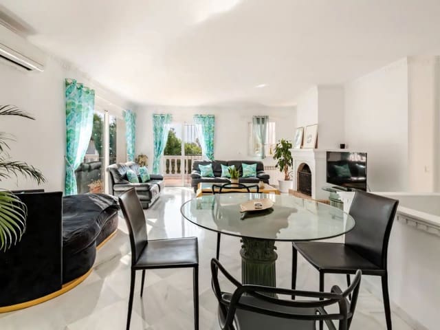 4 bedroom Villa for sale in Marbella with pool garage - € 1,750,000 (Ref: 9537184)