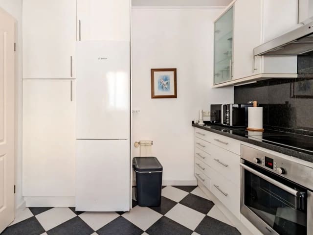 4 bedroom Villa for sale in Marbella with pool garage - € 1,750,000 (Ref: 9537184)