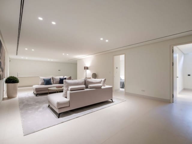 5 slaapkamer Villa te koop in Carib Playa, Marbella met zwembad garage - € 3.300.000 (Ref: 9540720)