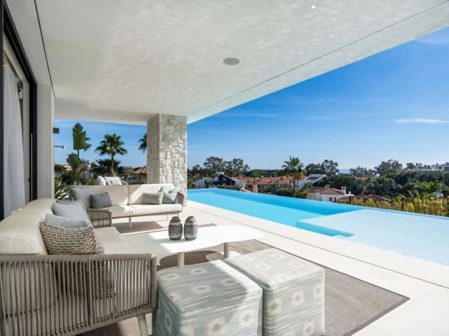 5 slaapkamer Villa te koop in Carib Playa, Marbella met zwembad garage - € 3.300.000 (Ref: 9540720)