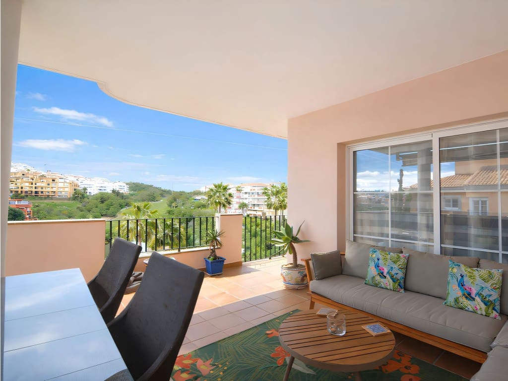 2 slaapkamer Appartement te koop in Mijas Costa met zwembad - € 369.000 (Ref: 9542977)