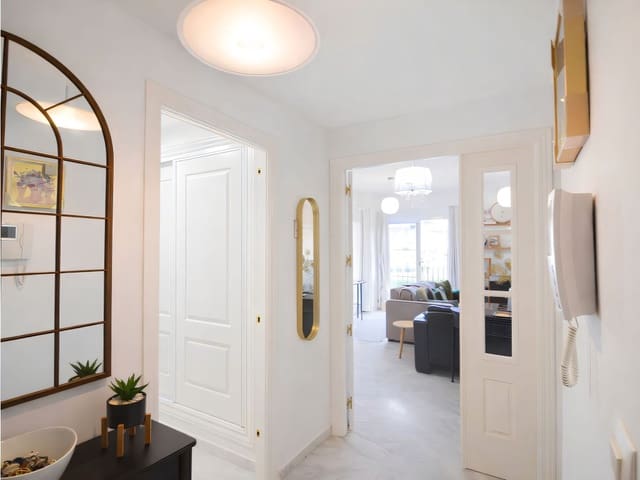 2 slaapkamer Appartement te koop in Mijas Costa, Mijas met zwembad - € 369.000 (Ref: 9542977)